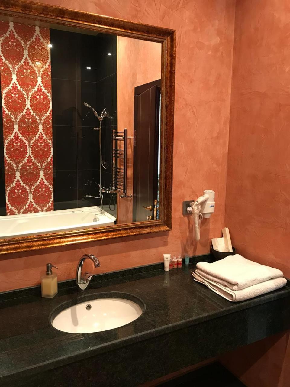 Villa Petrolea Hotel Баку Экстерьер фото